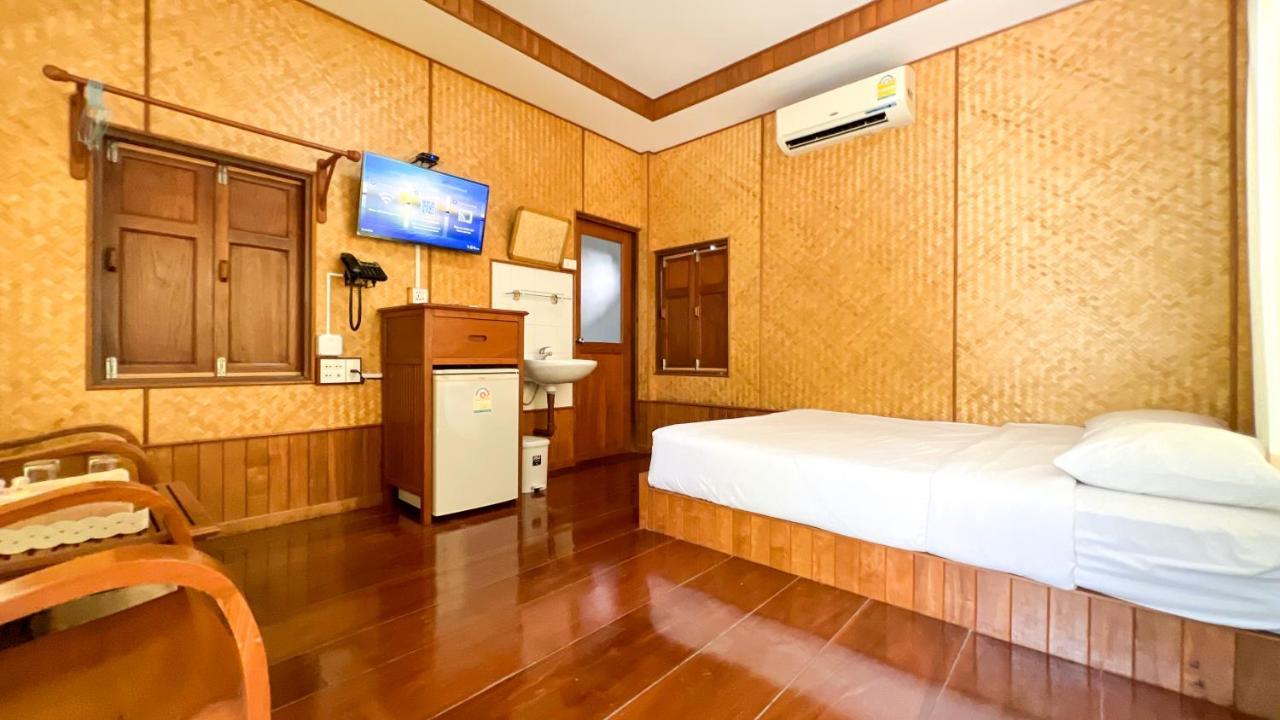 Baan Siriporn Resort - โรงแรมบ้านศิริพร รีสอร์ท Samut Songkhram Εξωτερικό φωτογραφία