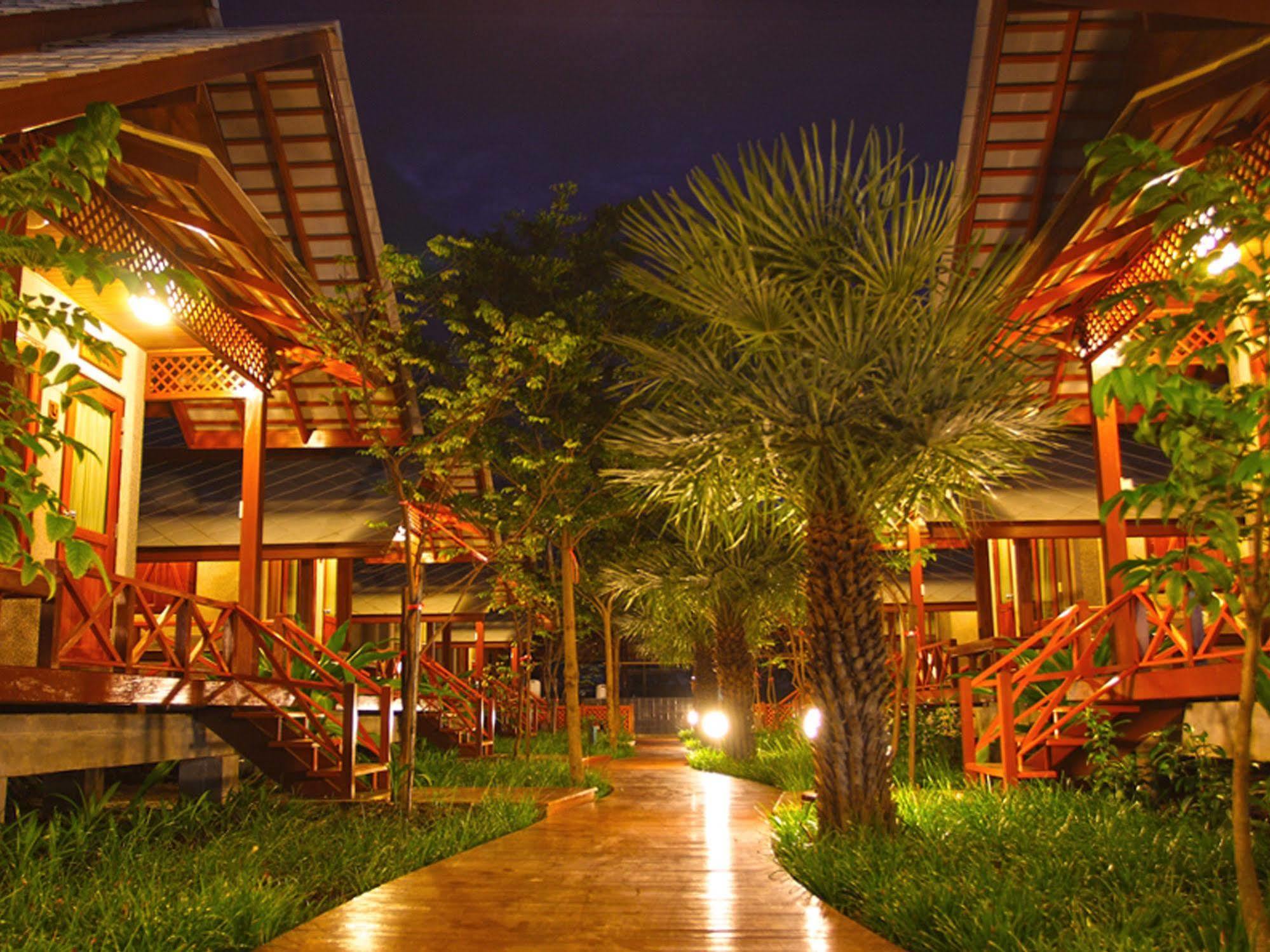 Baan Siriporn Resort - โรงแรมบ้านศิริพร รีสอร์ท Samut Songkhram Εξωτερικό φωτογραφία