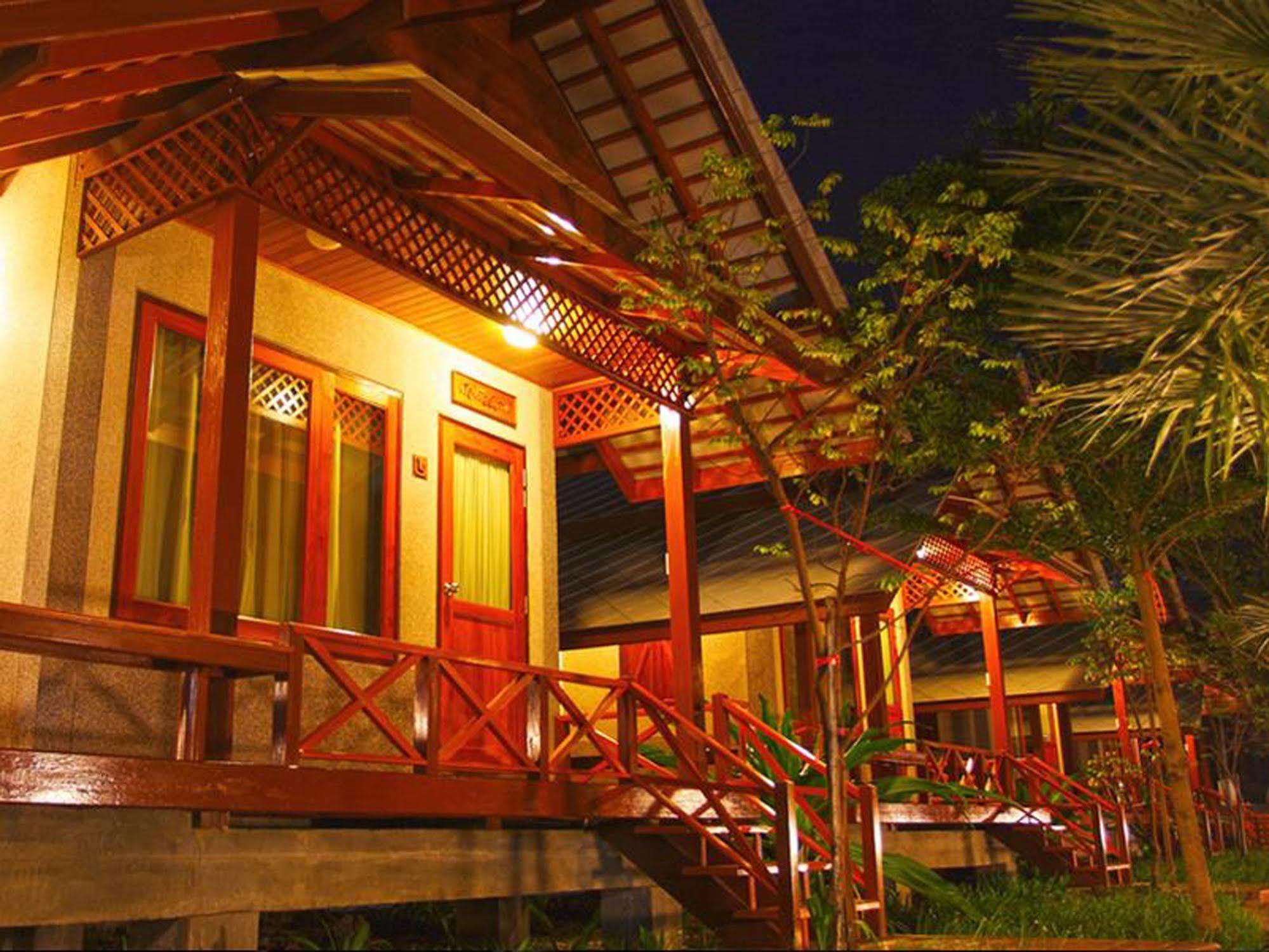 Baan Siriporn Resort - โรงแรมบ้านศิริพร รีสอร์ท Samut Songkhram Εξωτερικό φωτογραφία
