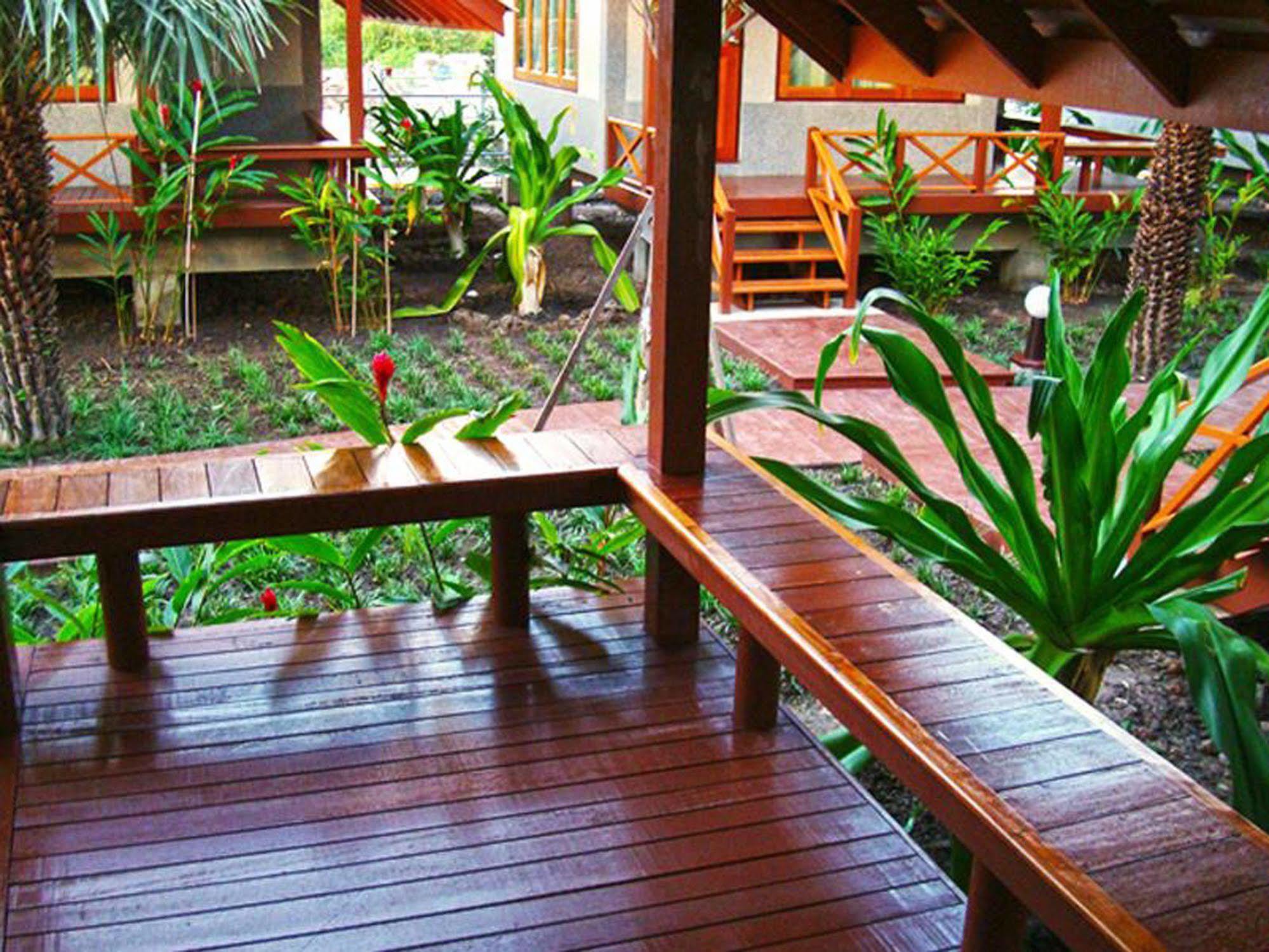 Baan Siriporn Resort - โรงแรมบ้านศิริพร รีสอร์ท Samut Songkhram Εξωτερικό φωτογραφία