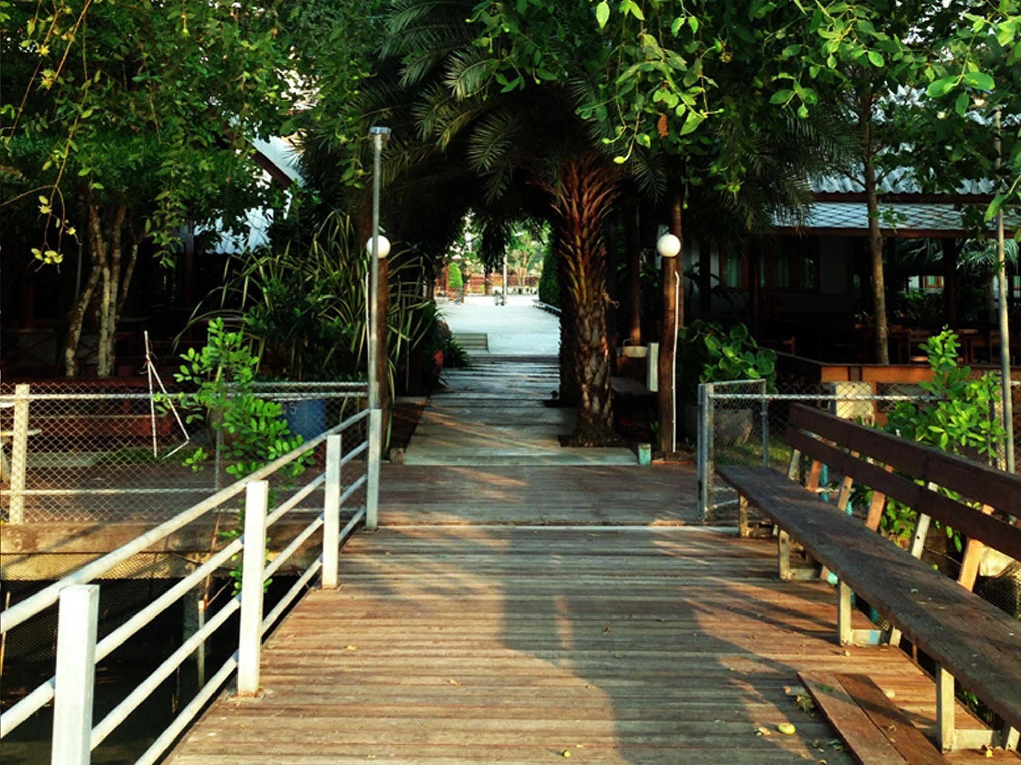 Baan Siriporn Resort - โรงแรมบ้านศิริพร รีสอร์ท Samut Songkhram Εξωτερικό φωτογραφία